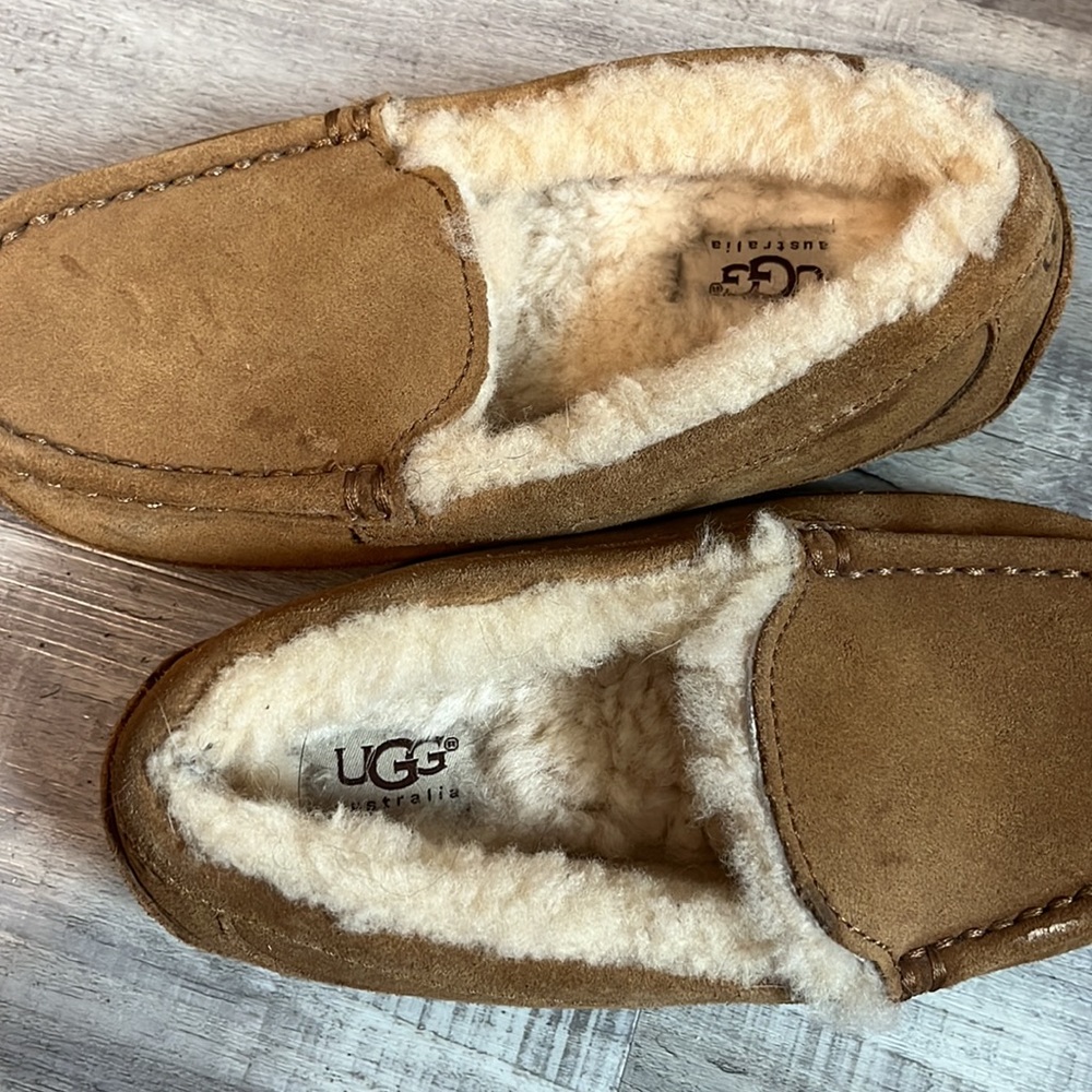 Ugg - Picture 5 of 5